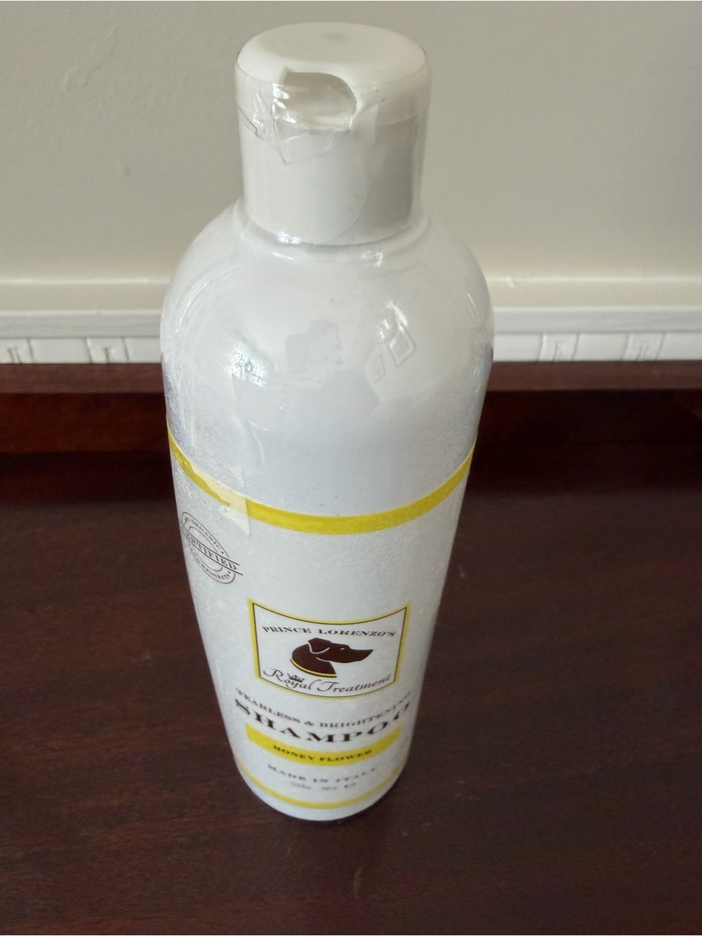 Royal Treatment Honey Floral dog Shampoo - White